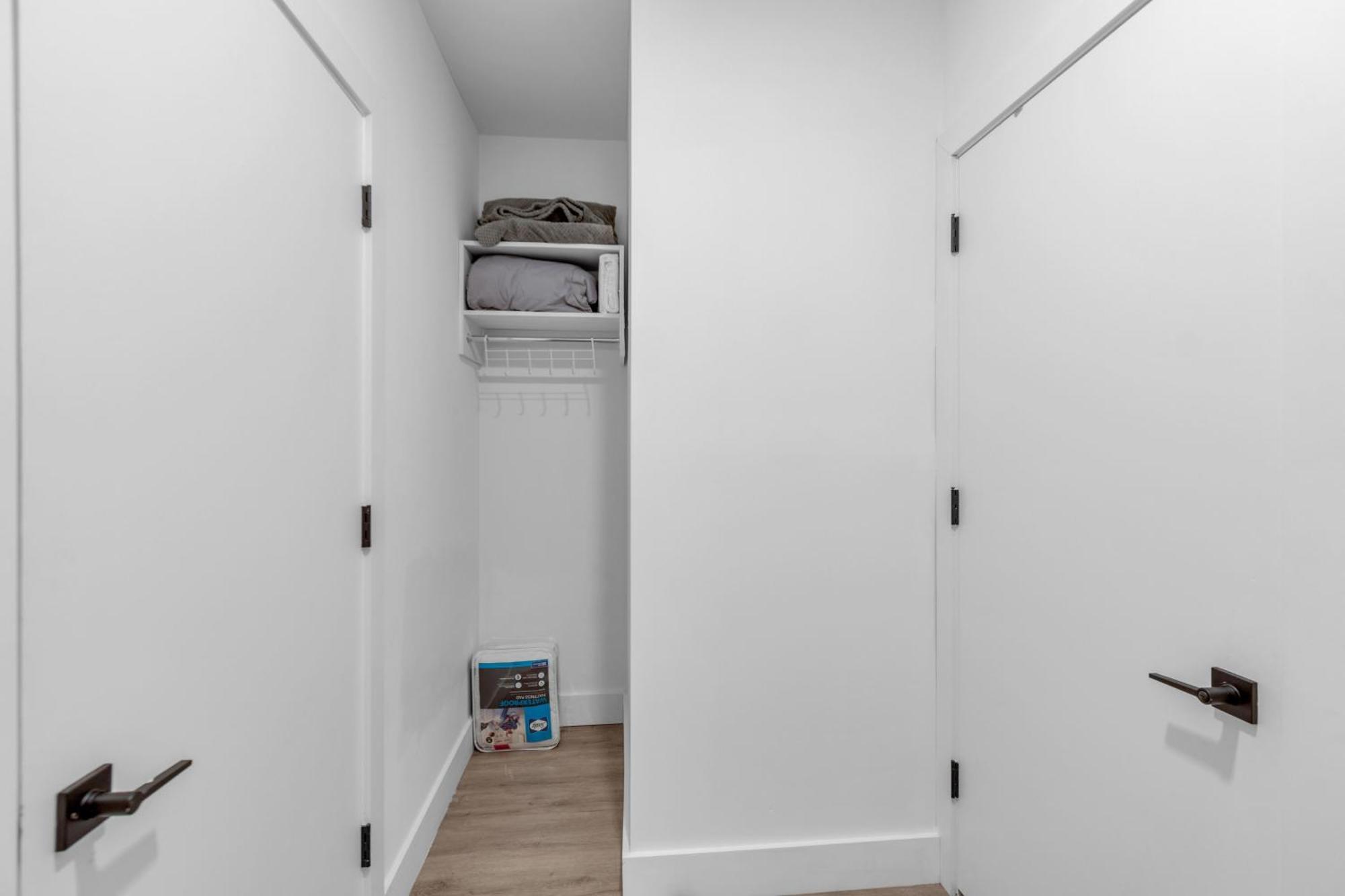 Royal Oasis Indoor Pool, Free Parking, Near Nyc Apartamento Elizabeth Exterior foto