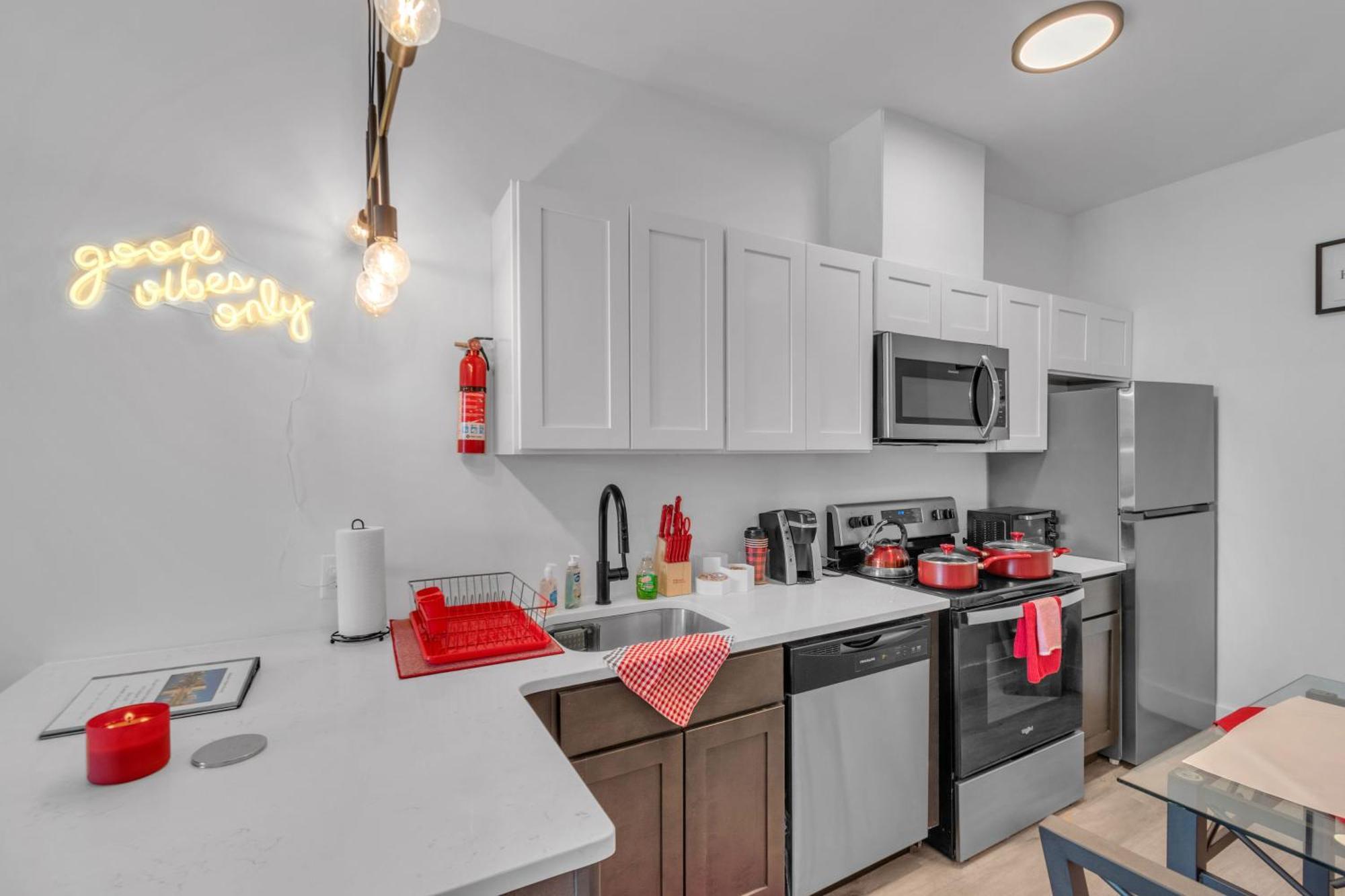 Royal Oasis Indoor Pool, Free Parking, Near Nyc Apartamento Elizabeth Exterior foto