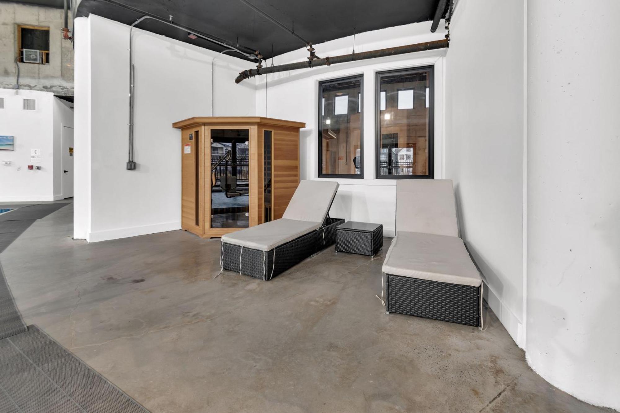 Royal Oasis Indoor Pool, Free Parking, Near Nyc Apartamento Elizabeth Exterior foto
